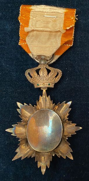 null Cambodge - Ordre royal du Cambodge, étoile de chevalier en argent ciselé en...