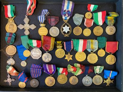 null Italy, lot of about thirty medals of private companies, in gilded metal, silvered,...