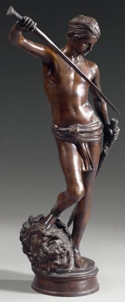 D'après Antonin MERCIÉ (1845-1916) David Statuette en bronze patiné. Hauteur: 71...