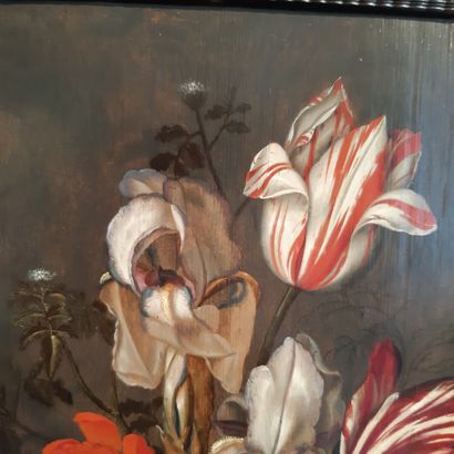 Ambrosius BOOSCHAERT le jeune (Arnemuiden 1609 - Utrecht 1645) Bouquet of tulips,...