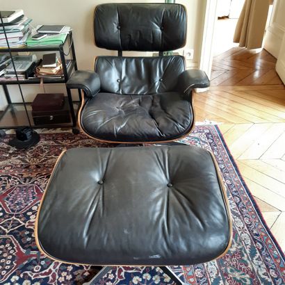 Charles (1907-1978) & Ray EAMES (1913-1988) Lounge chair and its footrest with black...