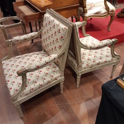null 
Pair of large flat-back armchairs in grey relacquered beech wood carved with...