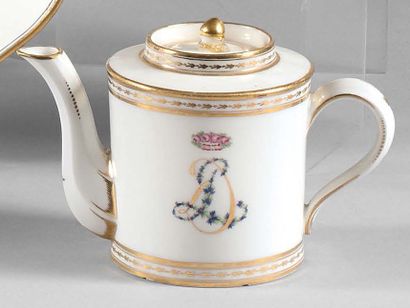 PARIS CLIGNANCOURT Small coffee pot decorated with a crowned monogram.
End of the...