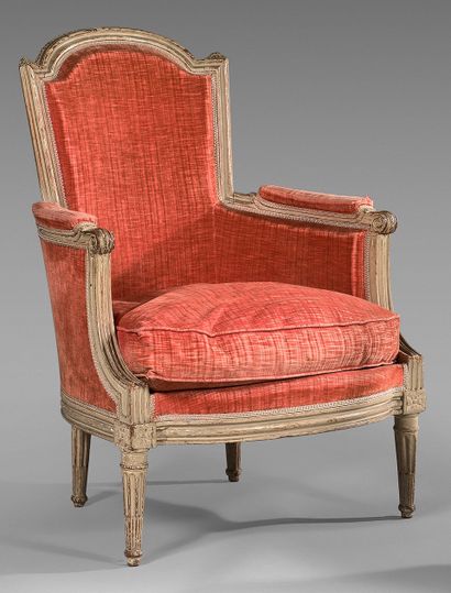 null Bergère with curved cabriolet back in grey relacquered beech. Armrests with...