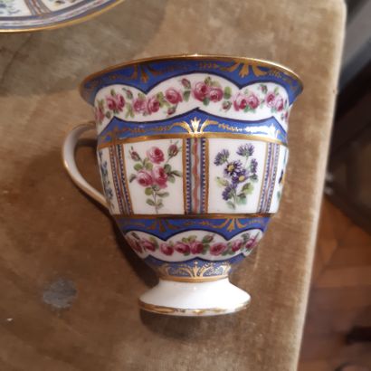 SÈVRES Etruscan cup on small pedestal and its saucer in soft porcelain, polychrome...