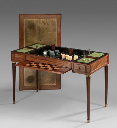 null Mahogany tric-trac table with reversible mobile top lined with leather and felt,...