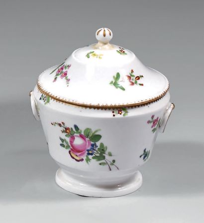 Paris (Nast) Covered sugar bowl, polychrome decoration of flowers.
Gold wolf teeth...