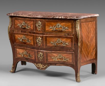null Rosewood and amaranth veneered chest of drawers with curved fronts, opening...