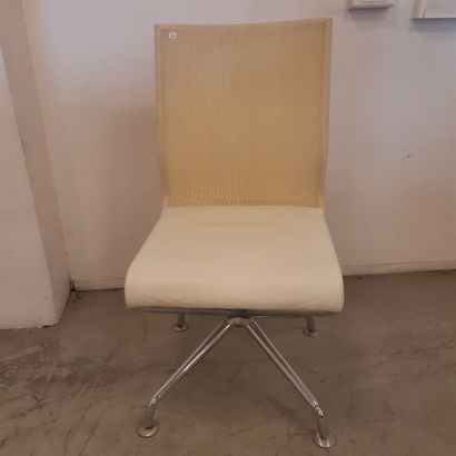 ROSENTHAL Studio Suite de douze chaises, structure en métal, garniture de cuir beige,...