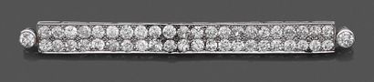 null Broche barrette en platine 850 millièmes de forme rectangulaire pavée de diamants...