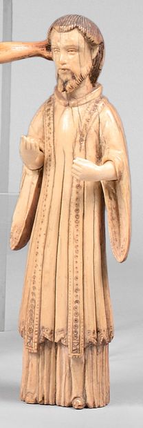 null Deux statuettes en ivoire avec traces de polychromie : saint Ignace de Loyola,...