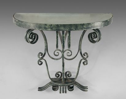 Travail des années 50 Half moon console in green lacquered metal, wrought iron base.
Height:...