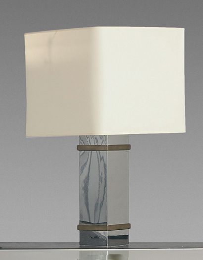 Attribué à Jansen Quadrangular desk lamp in chromed metal.
Height: 59 cm