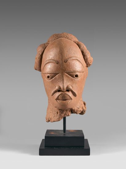 null Nok head, Nigeria
Terracotta with red ochre slip.
1st century B.C., 5th century...