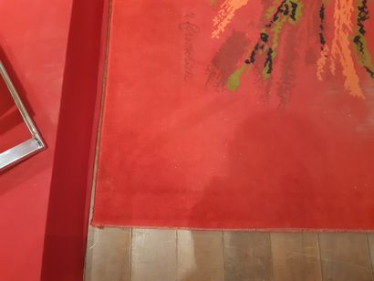 René FUMERON Tapis en laine rouge à décor abstrait.
Hauteur: 243 cm
Largeur: 168...