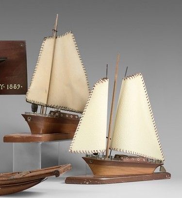 null Pair of lamps in the shape of a boat under sail. Work of the 50s. Height: 49...