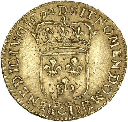 null LOUIS XIV (1643-1715) Demi louis d or à l écu. 1692. Lyon. Réf. D. 1436A. T...