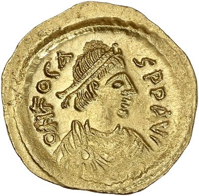null PHOCAS (602-610) Trémissis. Constantinople. 1,50 g. Son buste diadémé et drapé...