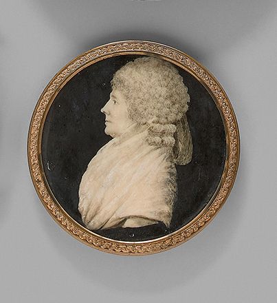 null Round miniature on ivory, portrait of a woman in profile, in grisaille, shoulders...