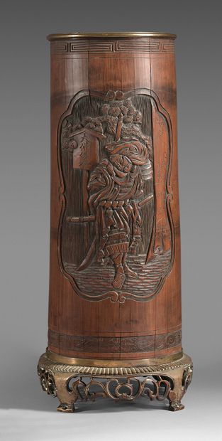JAPON - Epoque MEIJI (1868-1912) A bamboo truncated cone vase, carved with lotus...
