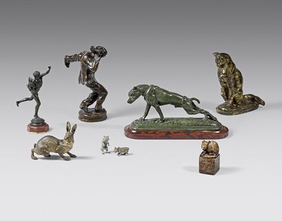 null Trois statuettes en bronze polychrome de Vienne : lièvre et deux chats.