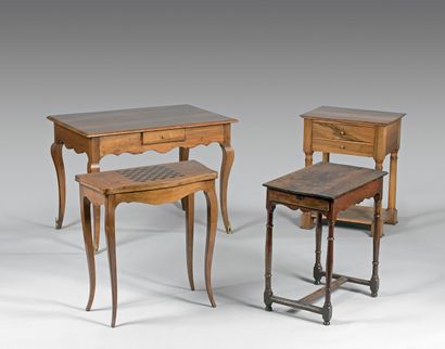null Game table with folding top inlaid with a chessboard. Cambered legs. Louis XV...