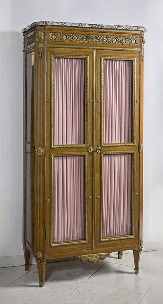 null Display case with inlaid decoration of fleurons in crosses, opening to a drawer...