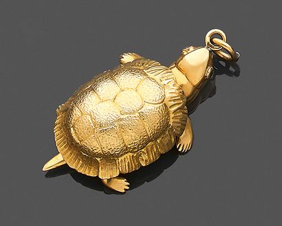 null Pendentif en or jaune gravé 750 millièmes représentant une tortue.
Hauteur avec...