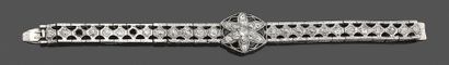 null Bracelet articulé en or gris 750 millièmes ajouré orné de petits diamants et...