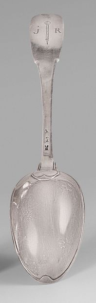 null Large silver stewing spoon with hemmed edge, spatula engraved JR.
Chalon-sur-Saône,...