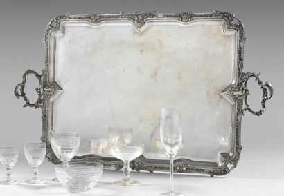 null Rectangular silver plated serving tray with two leafy handles.
Length : 83 cm
Width...