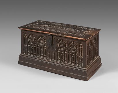 null Small wooden box carved with arcatures, wrought iron hasp lock.
Old gothic style...