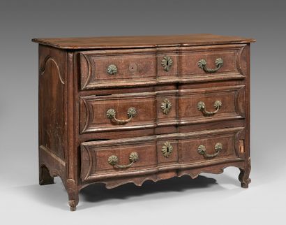 null Walnut chest of drawers with a crossbow front, opening with three drawers. Wooden...