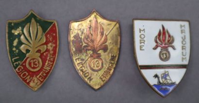 null Légion étrangère - 13e demi-brigade de la Légion étrangère, 3 insignes : un...