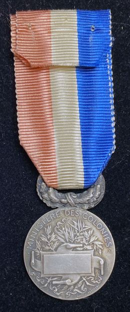 null Ministry of Colonies, IIIth Republic, medal of honor of 2nd class in silver...