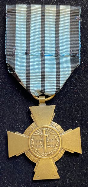 null Croix du Combattant 1939-1940, en bronze patiné, poinçon de la Monnaie de Paris,...