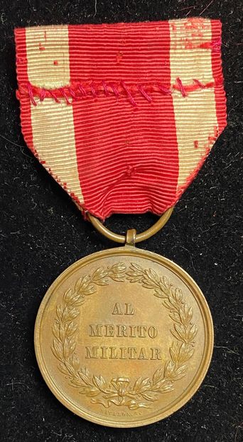 null Empire of Mexico - Bronze Military Merit Medal signed Navalon. G. on the reverse,...