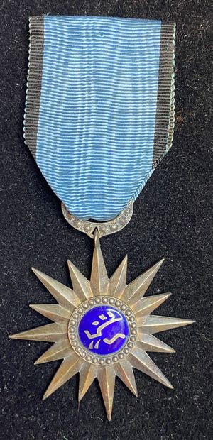 null Taï Federation - Taï Military Order of Merit, created in 1950, silver plated...