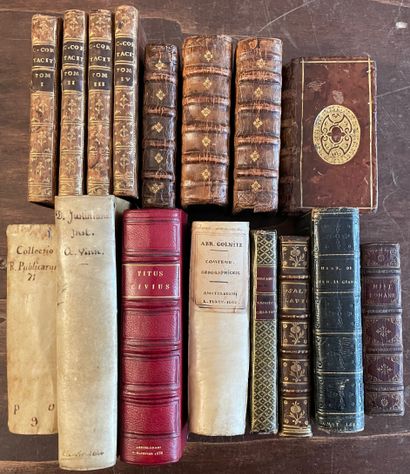 null HISTOIRE et divers. XVIIe-XVIIIe siècles. Ensemble de 16 volumes de petits formats....