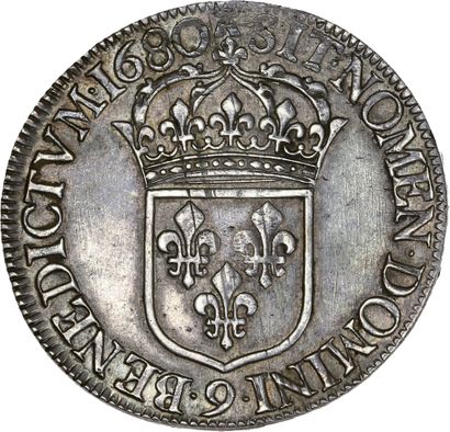 null LOUIS XIV (1643-1715)
Écu à la cravate. 1680. Rennes.
Buste du Roi à droite,...
