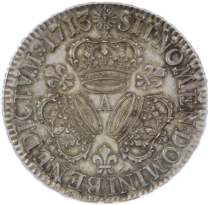 null LOUIS XIV (1643-1715)
Écu aux trois couronnes. 1713. Paris.
Buste du Roi à droite,...