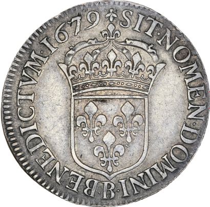 null LOUIS XIV (1643-1715)
Demi écu à la cravate. 1679. Rouen.
Buste du Roi à droite,...