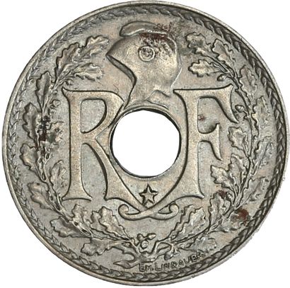 null TROISIÈME RÉPUBLIQUE (1871-1940) 5 centimes. 1938. Étoile entre R et F.
R.F....