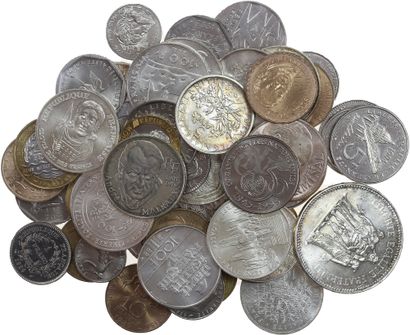 null Lot de 57 monnaies variées de la Cinquième République dont : 10 francs Montesquieu...