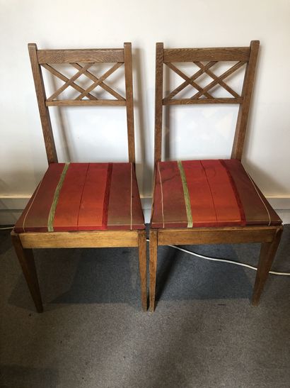 null Deux chaises en bois.