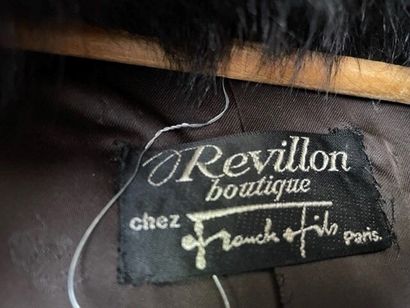 null Manteau à col en vison, de la marque REVILLON, distribué par Franck et fils...