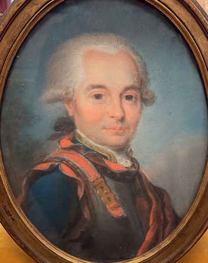 École FRANÇAISE du XVIIIe siècle Portrait de militaire
Pastel.
30,7 x 23 cm oval...