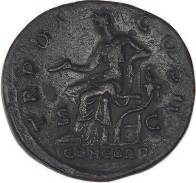  AELIUS (136-138) Sesterce. Rome (137). Sa tête nue à droite. R/ La Concorde assise...