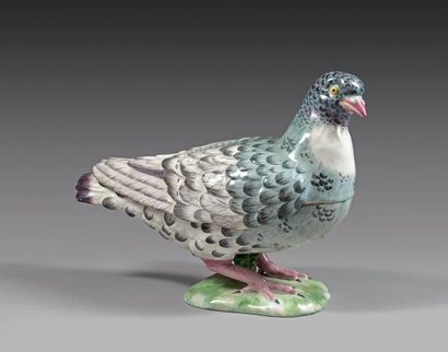 STRASBOURG Terrine covered in the form of pigeon, the plumage with gray and blue...