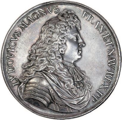  1672 - France Louis XIV. La ville de Paris. Argent. 57 mm. 85,69 g. M.M. 415B.